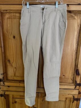 Women’s Slim Chino Pants in Khaki - Classic Everyday Style